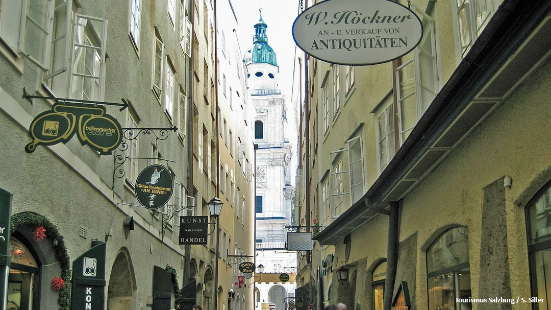 Domplatz Salzburg Jedermann Bühne