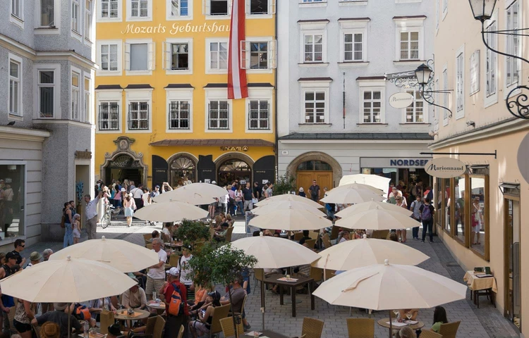 Der Grünmarkt am Universitätsplatz Salzburg